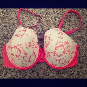 Victoria’s Secret 34DD bra